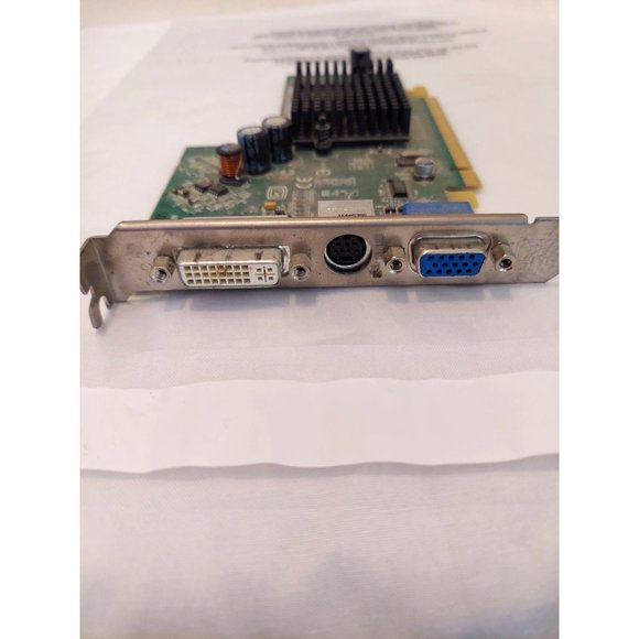ATI Radeon X300 SE 128MB DVI VGA TV-Out PCI-E PCI-E Video Card UC996 CN-0UC996 - Picture 4 of 8